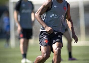 Vasco posta fotos do treino desta quinta-feira.