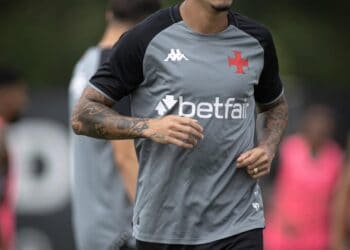 Vasco posta fotos do treino deste sábado