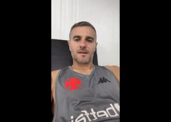 Vegetti comenta sobre vaquinha da bandeira da Força Jovem.