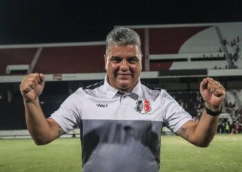 Santa Cruz, de ex-vascaínos Marcelo Cabo e Thiago Galhardo, conquista acesso à Série C