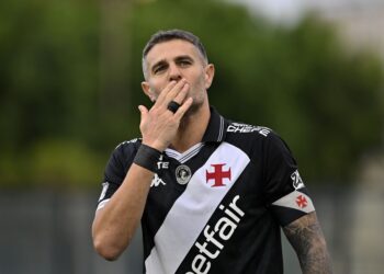 Vegetti participa de 40% dos gols do Vasco em 2025 e está a 3 gols de igualar Nenê