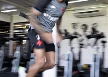 Vasco posta fotos do treino desta 2ª-feira na academia do CT Moacyr Barbosa.