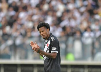 Vasco recupera lesionados e terá reforços contra o Botafogo