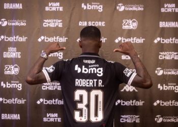 Robert Renan e Matheus França ficam no banco contra o Botafogo nesta 5ª-feira