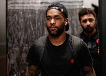Vasco e Alex Teixeira trabalham na rescisão do contrato