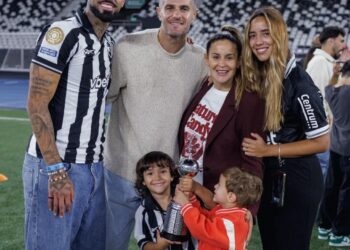 Duelo entre Vegetti e Alexander Barboza por vaga na semifinal da Copa do Brasil