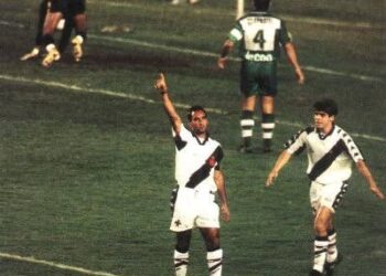 Edmundo fez história ao marcar 6 gols no União São João há 28 anos