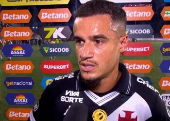 Philippe Coutinho analisa 1º tempo de Vasco x Ceará.