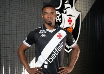 Thiago Mendes pode ser convocado para o clássico deste domingo contra o Flamengo.