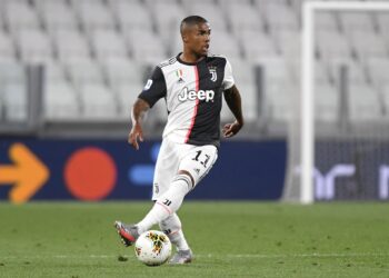 Douglas Costa é especulado no Vasco