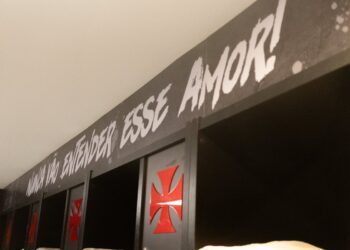 Vasco mostra foto do vestiário do Maracanã.