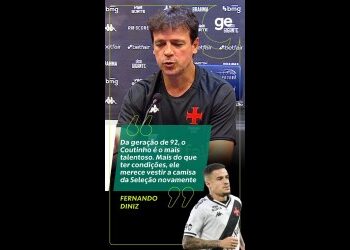 Fernando Diniz em entrevista de rosto sério com fundo de painel; treinador do Vasco da Gama.