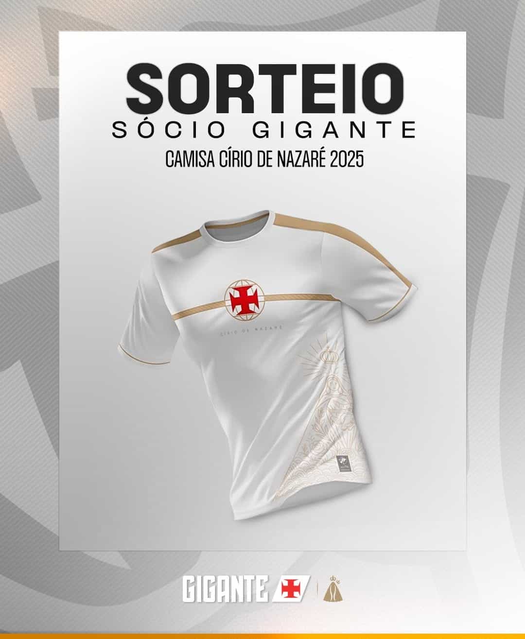 Camisa branca do Vasco com detalhes dourados e escudo vermelho e branco.