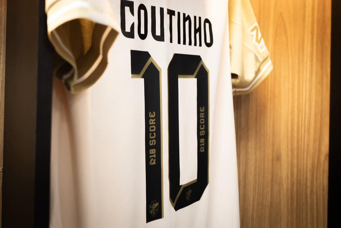 Nome do arquivo: camisa-do-vasco-coutinho-10.jpg.