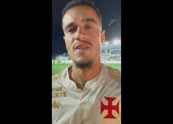 Jogador Vasco na comemoração.