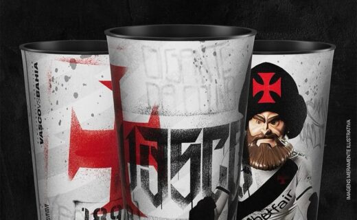 Vasco da gama em copos de papel com design esportivo.