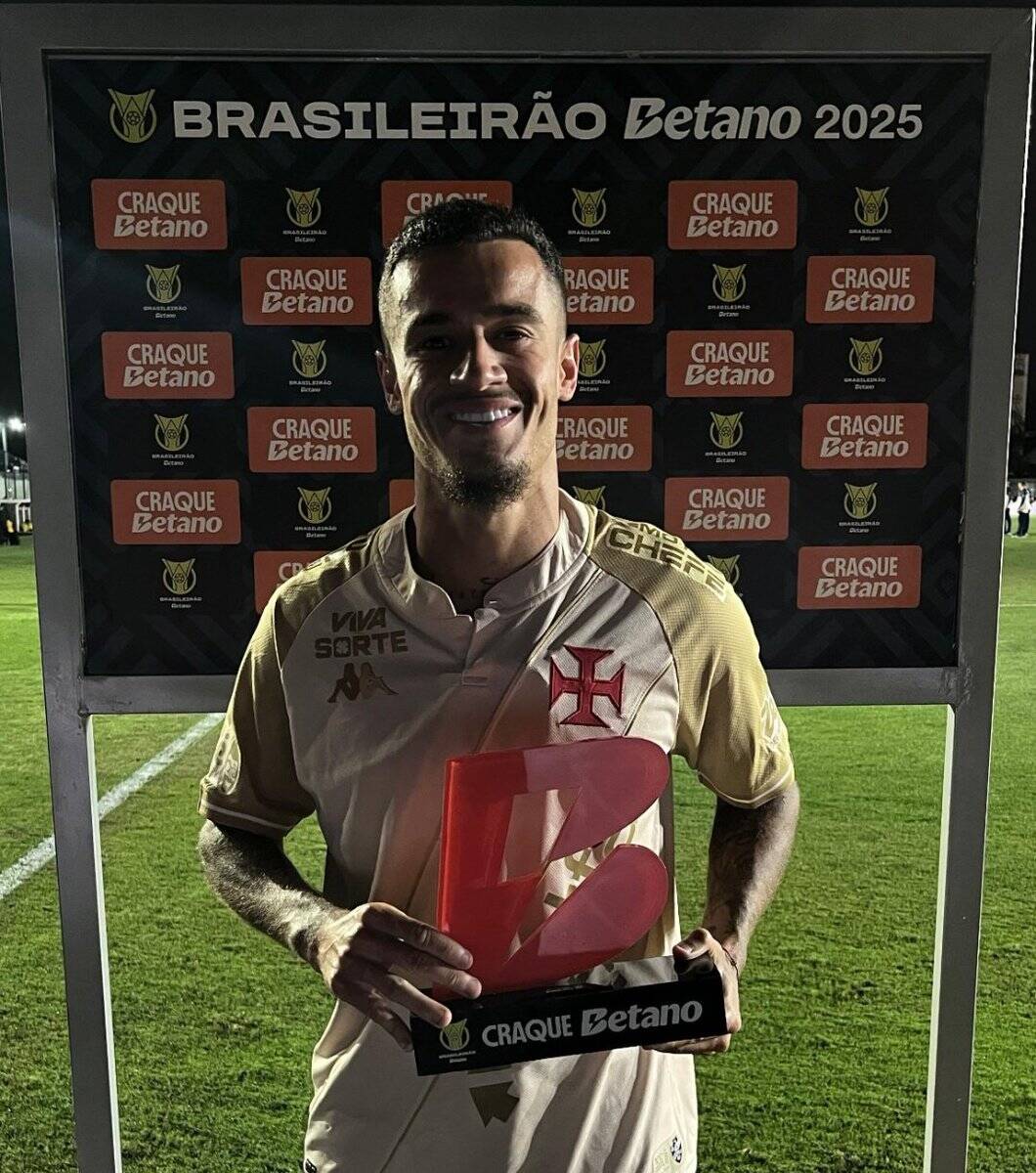 Camisa do jogador do Vasco com logo.