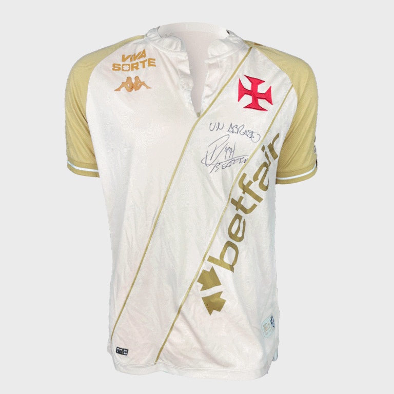 Camisa do Vasco com assinatura à vista.