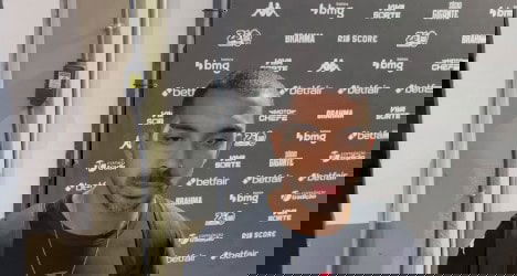 Jogador Vasco na coletiva de imprensa.