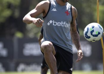 Nome do arquivo: jogador-do-vasco-em-treino.jpg.