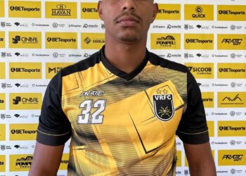 Emprestado pelo Vasco, zagueiro Lyncon tem sido deixado de lado no Volta Redonda por decisão do treinador.