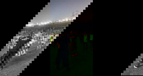 Jogadores do Vasco no campo após o jogo.