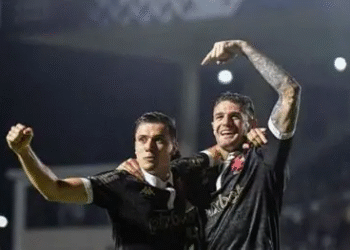 Vasco é a equipe que mais realiza cruzamentos no Brasileiro 2025.