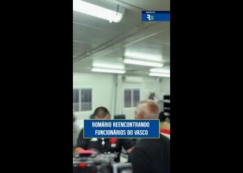 Romário em reunião com funcionários do Vasco.