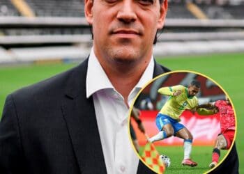 Paulo Bracks em destaque no estádio.