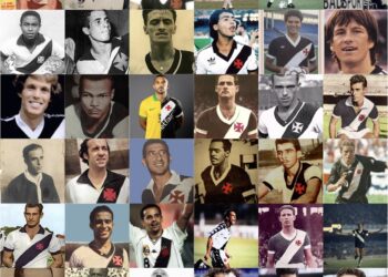 Jogador de futebol em uniforme do Vasco.