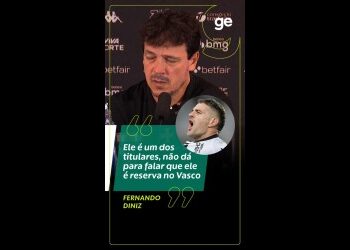 Futebol do Vasco em destaque na imagem.