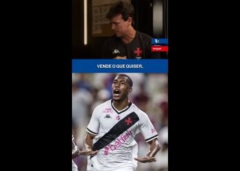 Jogador comemorando gol comemorativo.