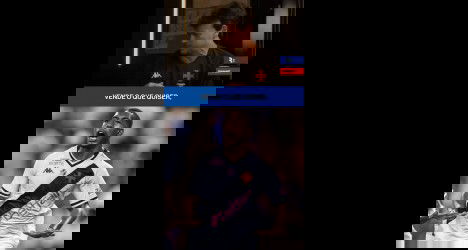 Jogador comemorando gol comemorativo.