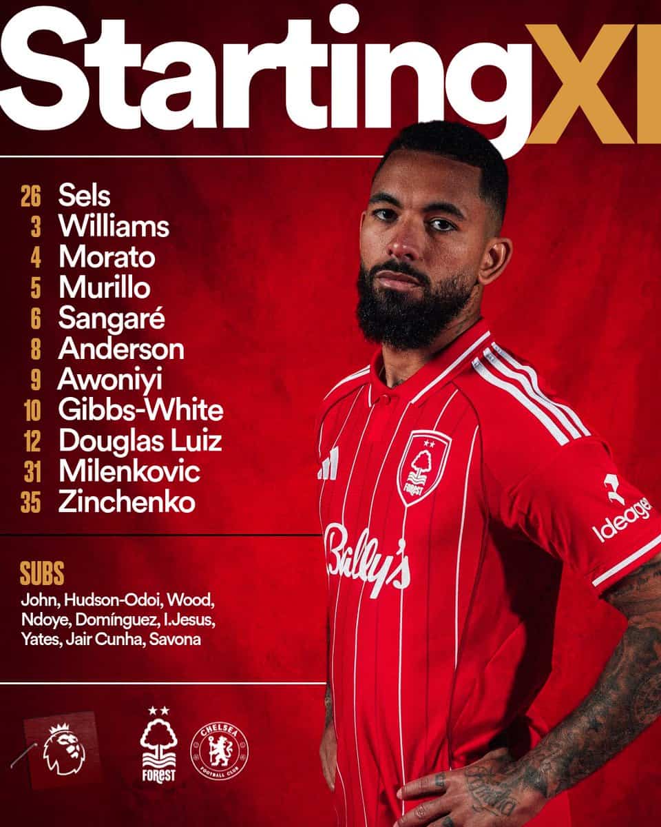 ]+"Jogador do clube de futebol vestido com uniforme vermelho.".