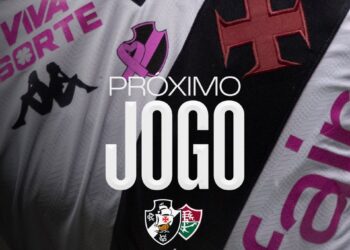 Vasca do uniforme do Vasco com patch de cruz.