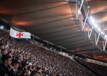 Vasco da Gama na torcida do estádio.