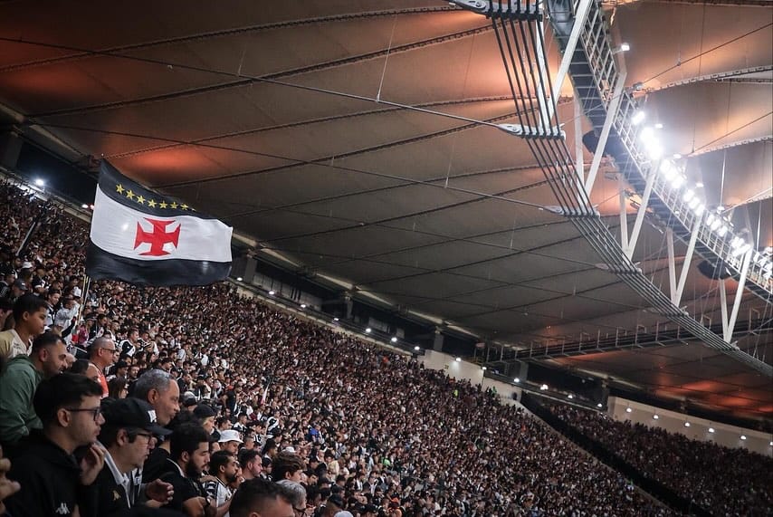 Vasco da Gama na torcida do estádio.