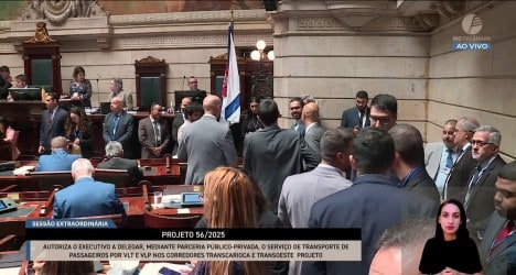 Multidões no plenário do Congresso Nacional.