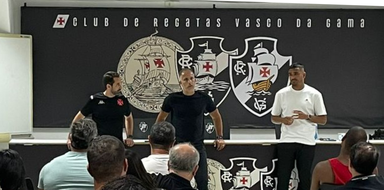 20251025-160032-1-1-1 CLUBE DE REGATAS VASCO DA GAMA, palestrantes na palestra.