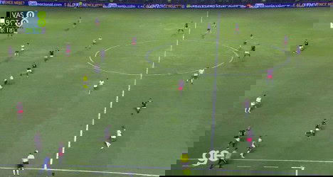 Jogadores em campo during clássico Vasco x Botafogo.