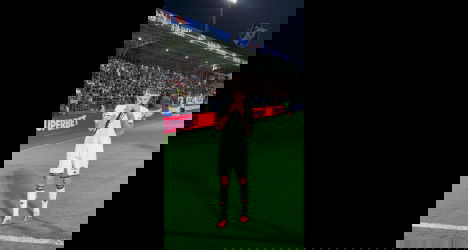 Jogador do Vasco em campo durante partida oficial.