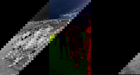 Jogadores do Vasco no campo ao final do jogo.