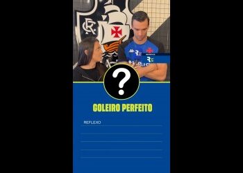 Goleiro do Vasco interagindo com torcedora.