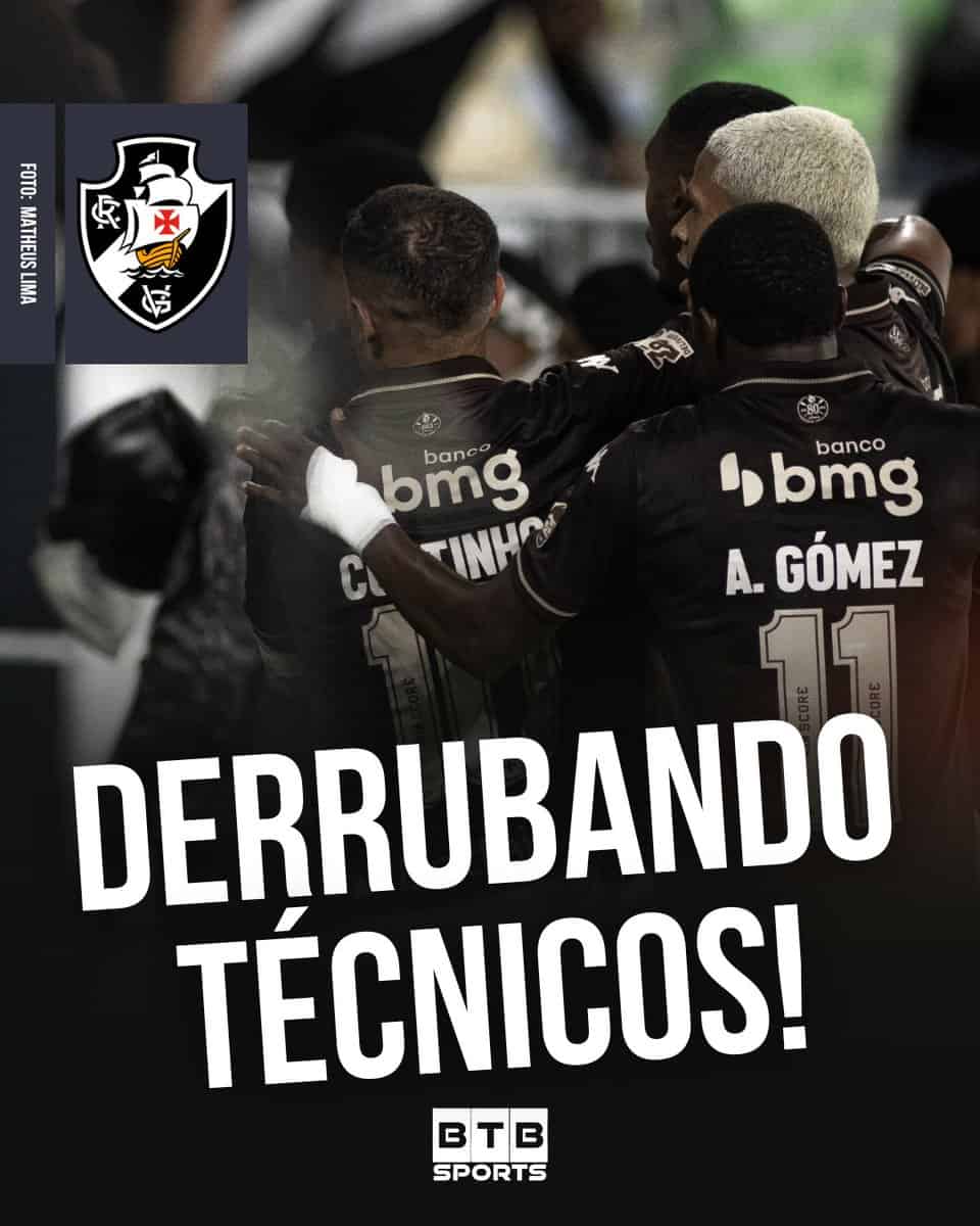 Futebol do Vasco com jogadores comemorando imagem de jogadores do Vasco na comemoração no campo.