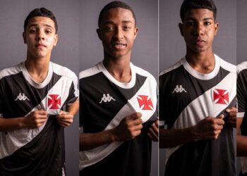 Vasco com uniforme preto e branco, jogadores jovens sorrindo.