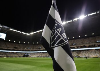 Drapeau do clube Vasco da Gama no estádio.