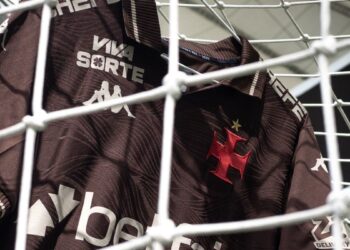 Nova camisa 3 do Vasco conta com tecnologia anti-pirataria; descubra seu funcionamento.