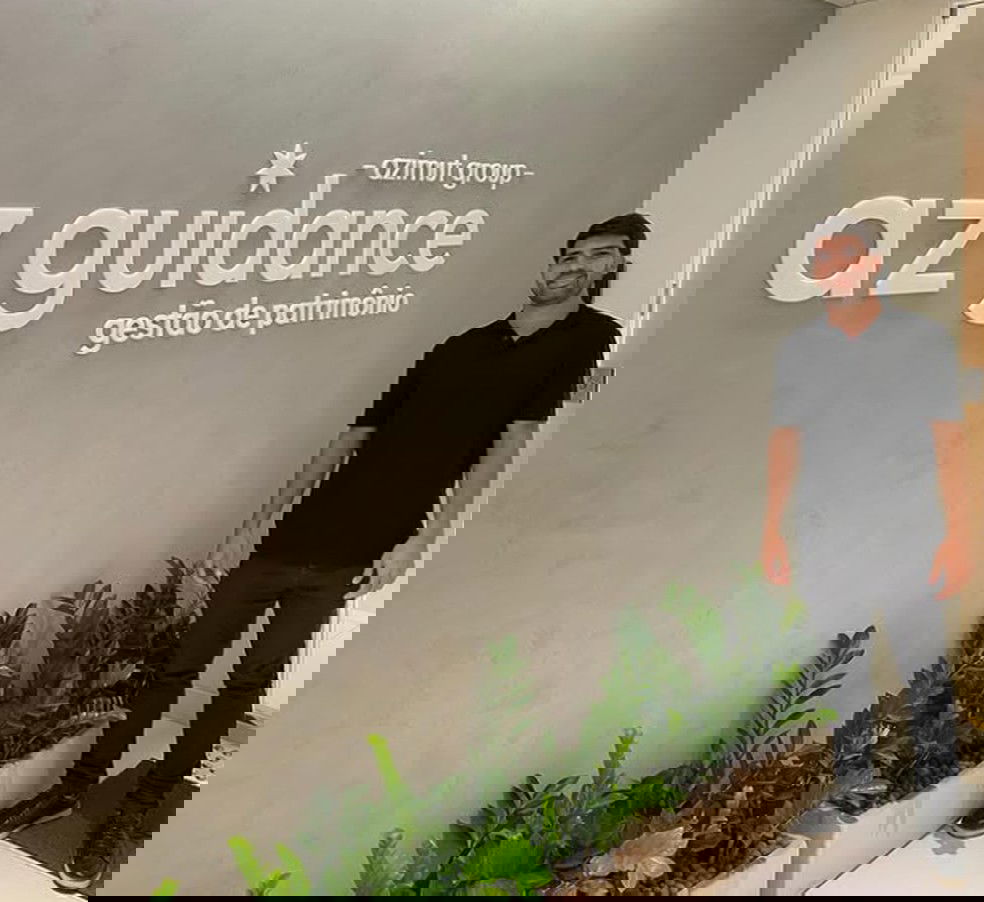 20251030-075207-1-16-dudu-e-socio-de-uma-empresa-que-gerencia-patrimonios-mas-nao-pendurou-as-chuteiras-foto-arquivo-pessoal Dudu é sócio de uma empresa que gerencia patrimônios, mas não pendurou as chuteiras — Foto: Arquivo Pessoal