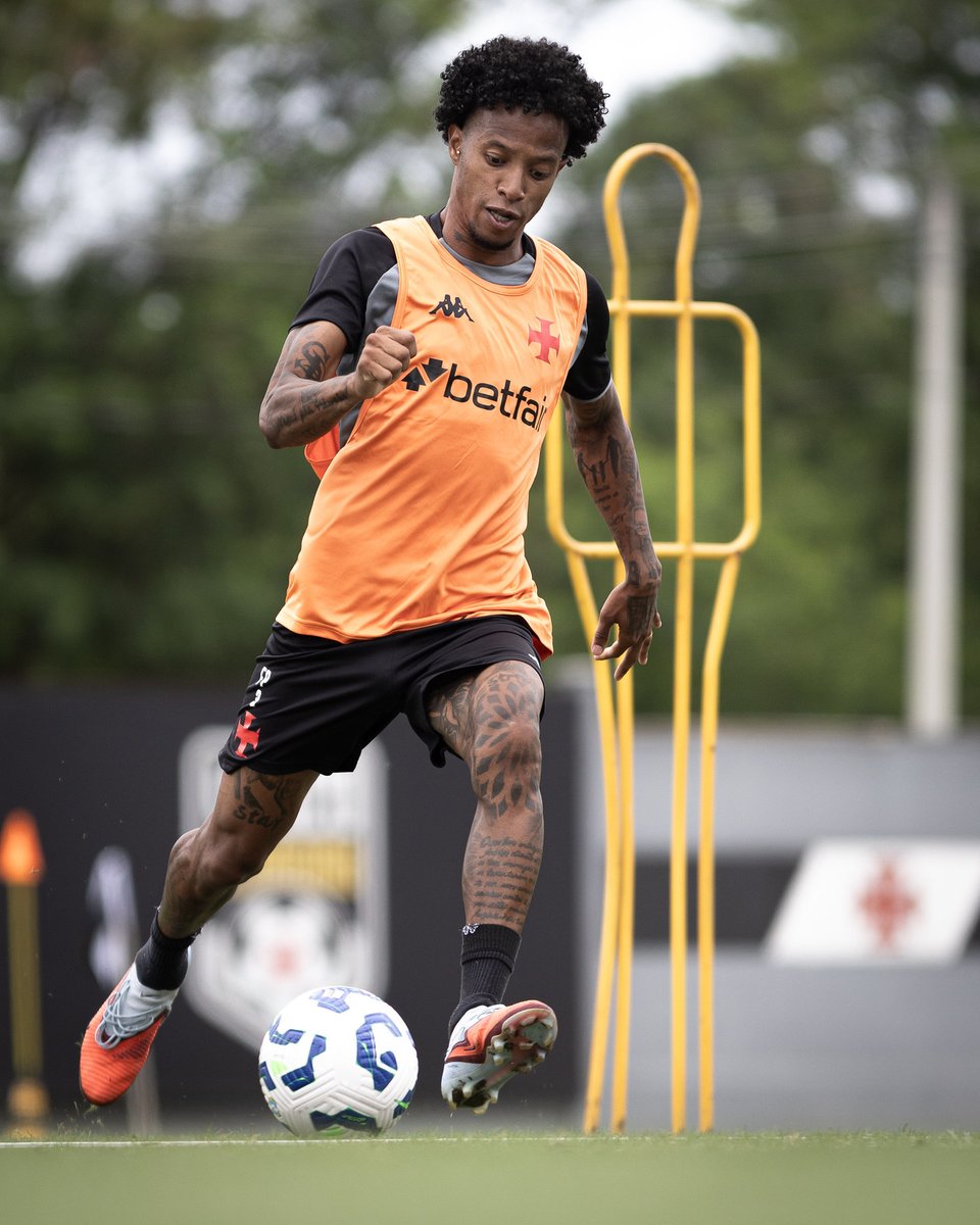 20251031-095943-1-1-1-1 FileName: jogador-do-vasco-em-treino.png.