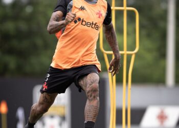 Vasco conta com 5 atletas amarelados para o duelo contra o São Paulo.